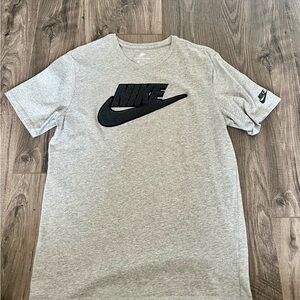Nike Gray and Black Short Sleeve Tees